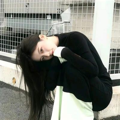 小姑娘艾萝依